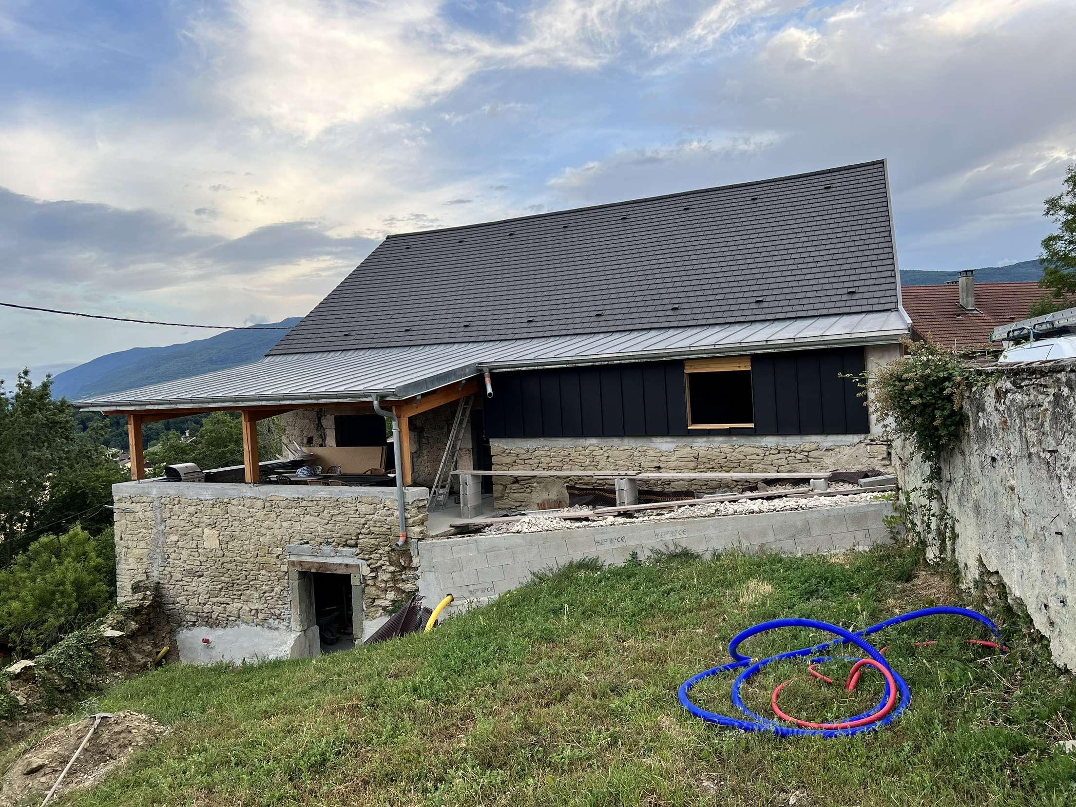 Bardage joint debout derriere